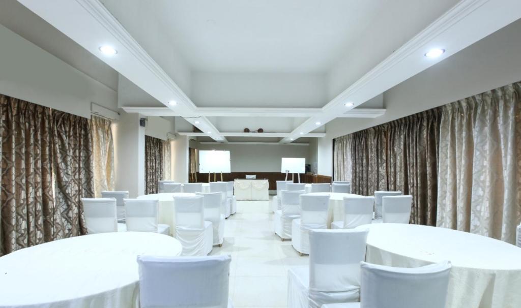 Lake View Resort לונבלה מראה חיצוני תמונה