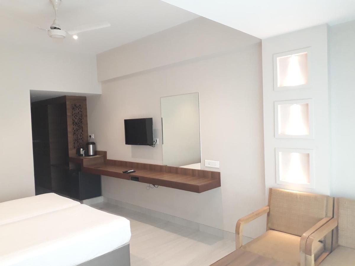Lake View Resort לונבלה מראה חיצוני תמונה